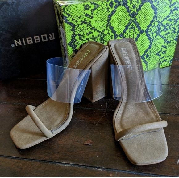 Tan Suede Block heels 5.5 run big fit size 6 - Picture 1 of 1